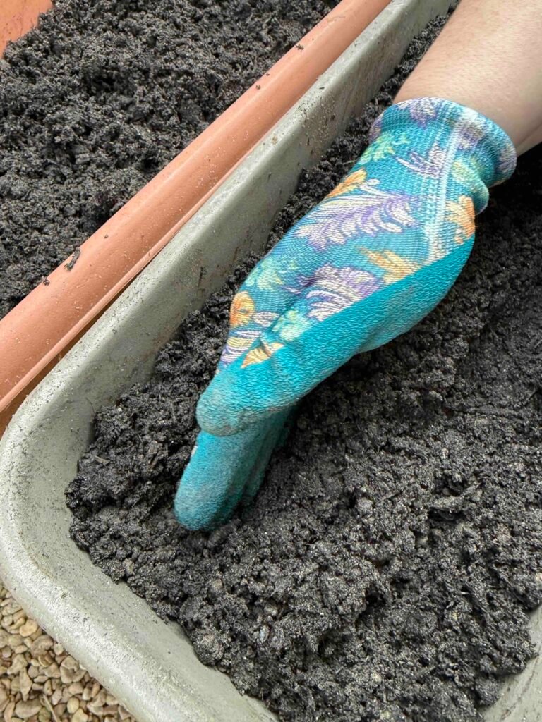 making rows in pods, grow garden vegetables without chemicals